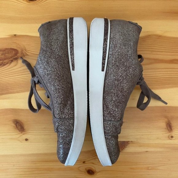 Gentle Souls by Kenneth Cole Women's Haddie Low Profile Fashion Sneaker Size 8.5 - Picture 9 of 12